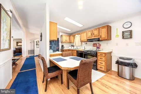 Entry Way - 7940 Riverview Rd, Westover, MD 21871 photo 1 of 3