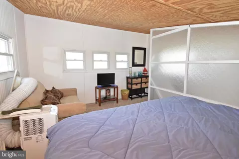 Bedroom - 25795 Drum Point Rd, Westover, MD 21871 photo 7 of 7