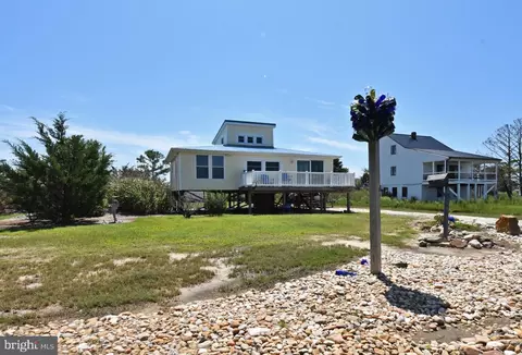 Exterior - 25795 Drum Point Rd, Westover, MD 21871 photo 2 of 9