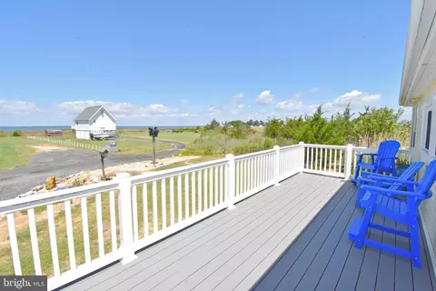 Exterior - 25795 Drum Point Rd, Westover, MD 21871 photo 3 of 9
