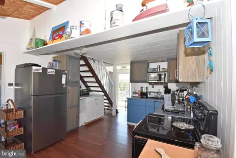 Kitchen - 25795 Drum Point Rd, Westover, MD 21871 photo 1 of 3