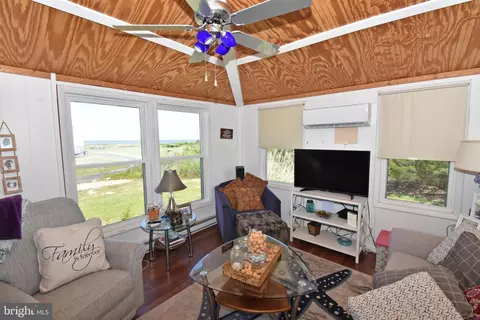 Living - 25795 Drum Point Rd, Westover, MD 21871 photo 1 of 1