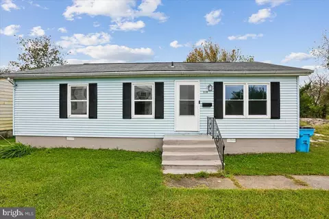 319 W Chesapeake Ave, Crisfield, MD 21817