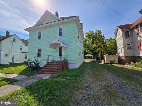 3 Standard Ave, Crisfield, MD 21817