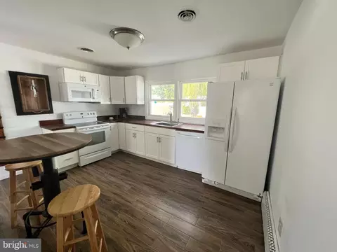 209 E Maple Ave, Saint Michaels, MD 21663 photo 3