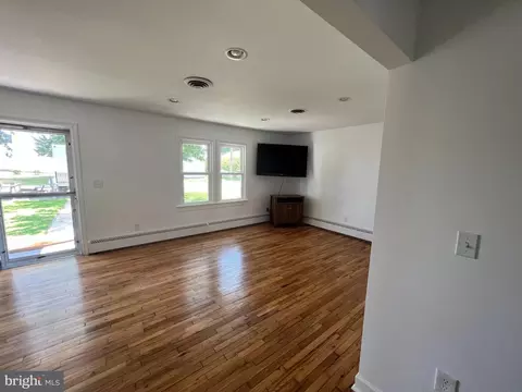 209 E Maple Ave, Saint Michaels, MD 21663 photo 5