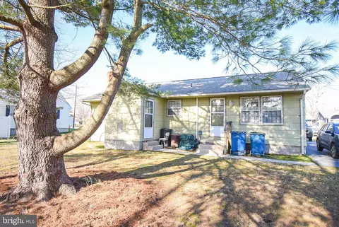 104 E Maple Ave, Saint Michaels, MD 21663 photo 2