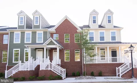 300 Dixon St #202, Easton, MD 21601