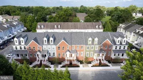 300 Dixon St #205, Easton, MD 21601
