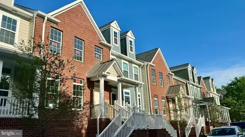 300 Dixon St #207, Easton, MD 21601