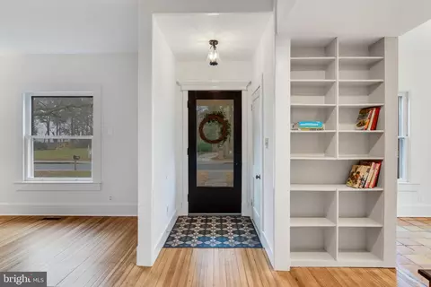 Entry Way - 3890 Main St, Trappe, MD 21673 photo 1 of 2