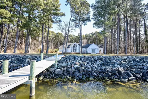 9464 Tilghman Island Rd, Wittman, MD 21676