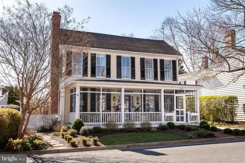 218 E Chestnut St, Saint Michaels, MD 21663
