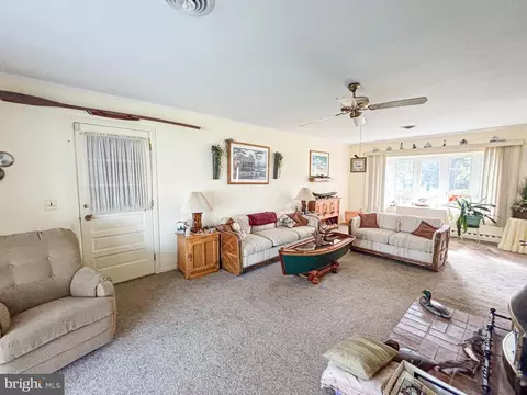 Living - 9205 Mallard Point Ct, Mcdaniel, MD 21647 photo 1 of 4