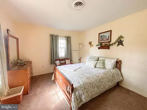 Bedroom - 9205 Mallard Point Ct, Mcdaniel, MD 21647 photo 3 of 8