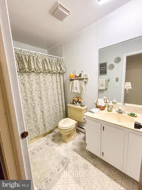Bath - 9205 Mallard Point Ct, Mcdaniel, MD 21647 photo 2 of 3