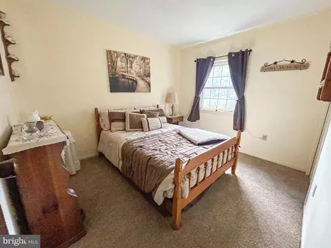 Bedroom - 9205 Mallard Point Ct, Mcdaniel, MD 21647 photo 7 of 8