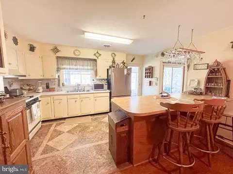 Kitchen - 9205 Mallard Point Ct, Mcdaniel, MD 21647 photo 2 of 4
