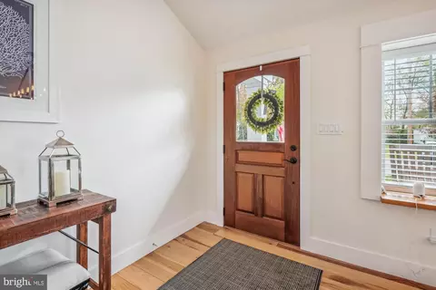 Entry Way - 109 E Maple Ave, Saint Michaels, MD 21663 photo 1 of 3
