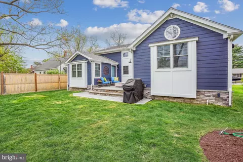 Exterior - 109 E Maple Ave, Saint Michaels, MD 21663 photo 9 of 14