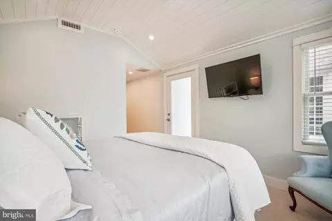Bedroom - 109 E Maple Ave, Saint Michaels, MD 21663 photo 6 of 13