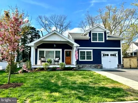 Exterior - 109 E Maple Ave, Saint Michaels, MD 21663 photo 2 of 14