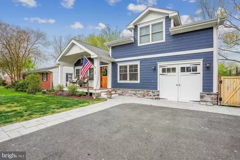 Exterior - 109 E Maple Ave, Saint Michaels, MD 21663 photo 4 of 14