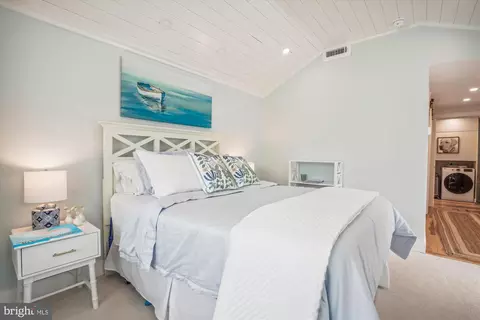 Bedroom - 109 E Maple Ave, Saint Michaels, MD 21663 photo 5 of 13