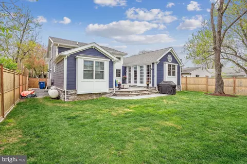 Exterior - 109 E Maple Ave, Saint Michaels, MD 21663 photo 5 of 14