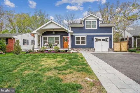 Exterior - 109 E Maple Ave, Saint Michaels, MD 21663 photo 3 of 14