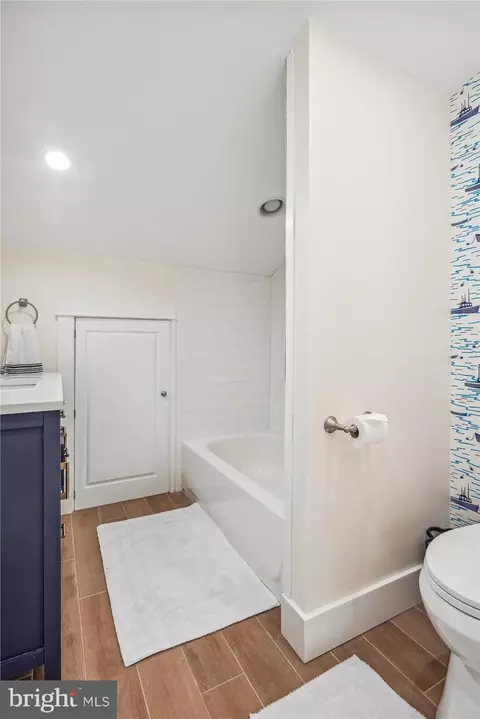 Bath - 109 E Maple Ave, Saint Michaels, MD 21663 photo 4 of 5