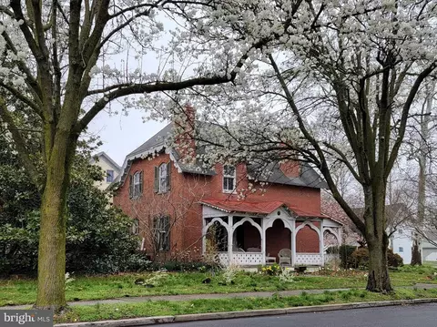 220 South St, Easton, MD 21601
