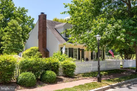 122 W Chestnut St, Saint Michaels, MD 21663