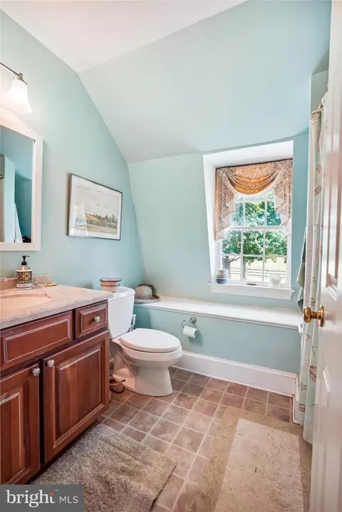 Bath - 4500 Grove Rd, Trappe, MD 21673 photo 1 of 4