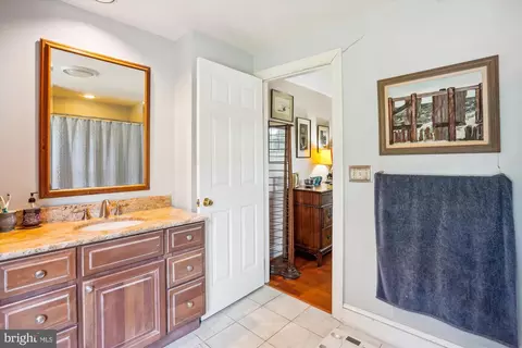 Bath - 4500 Grove Rd, Trappe, MD 21673 photo 4 of 4