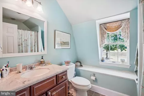 Bath - 4500 Grove Rd, Trappe, MD 21673 photo 2 of 4