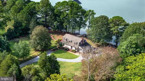 7130 Cooper Point Rd, Bozman, MD 21612