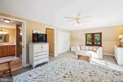 Bedroom - 7130 Cooper Point Rd, Bozman, MD 21612 photo 7 of 14