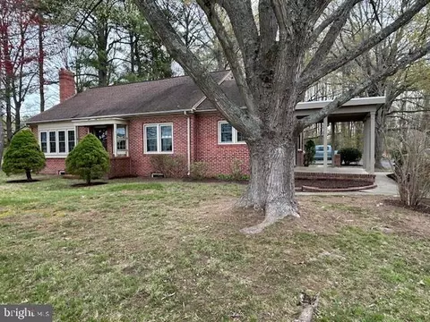 7447 Ocean Gtwy, Easton, MD 21601
