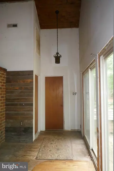 Entry Way - 29180 Howell Point Rd, Trappe, MD 21673 photo 6 of 6