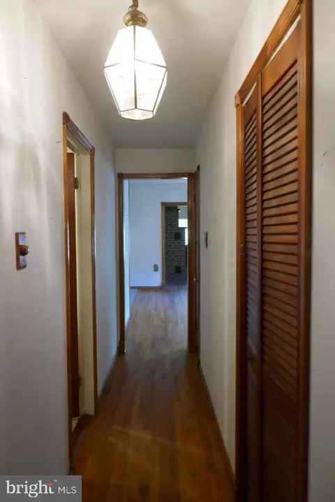 Entry Way - 29180 Howell Point Rd, Trappe, MD 21673 photo 5 of 6