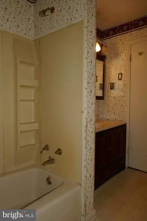 Bath - 29180 Howell Point Rd, Trappe, MD 21673 photo 1 of 2