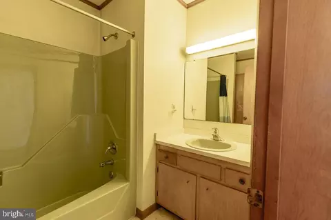 Bath - 9725 Tilghman Island Rd, Mcdaniel, MD 21647 photo 3 of 3