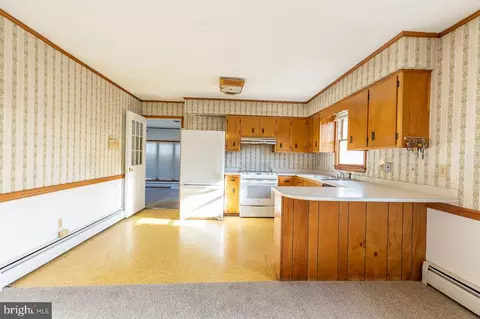 Kitchen - 9725 Tilghman Island Rd, Mcdaniel, MD 21647 photo 2 of 2
