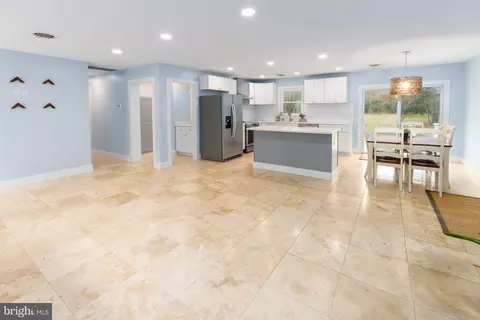Entry Way - 9072 New Rd, Mcdaniel, MD 21647 photo 1 of 2