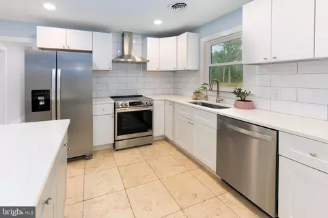 Kitchen - 9072 New Rd, Mcdaniel, MD 21647 photo 2 of 2