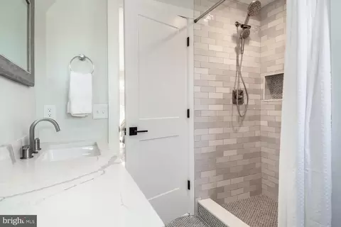 Bath - 8013 Ruby Harrison Rd, Bozman, MD 21612 photo 2 of 4