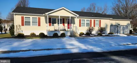 2 Kensington Dr, Easton, MD 21601
