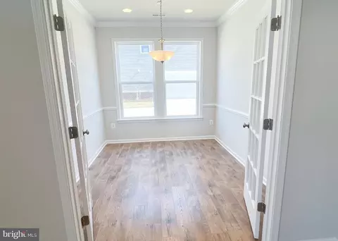 Entry Way - 1015 Champlain Ct, Trappe, MD 21673 photo 3 of 7