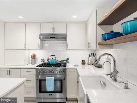 Kitchen - 7392 Back St, Newcomb, MD 21653 photo 5 of 7
